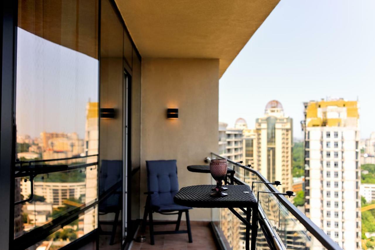 Arcadia Vip Apartments Sea View! Odessa Exterior foto