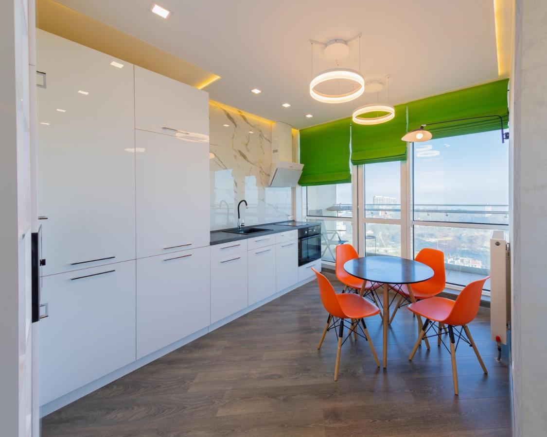 Arcadia Vip Apartments Sea View! Odessa Exterior foto